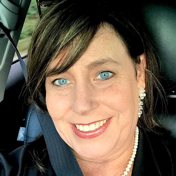 Meet your Posher, Terina - Picture 2 of 3